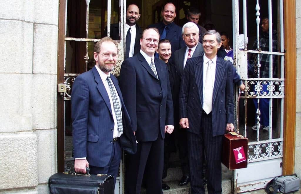 Top Stories Tamfitronics German fugitive Jurgen Harksen (2d from left) alongside with his partner Jeanette and his ravishing team exterior the Justice of the Peace's Courtroom in Cape Town on 6 September 2000, after the court docket dominated there used to be inadequate evidence to extradite him to Germany. (Thomas Knemeyer/AFP)