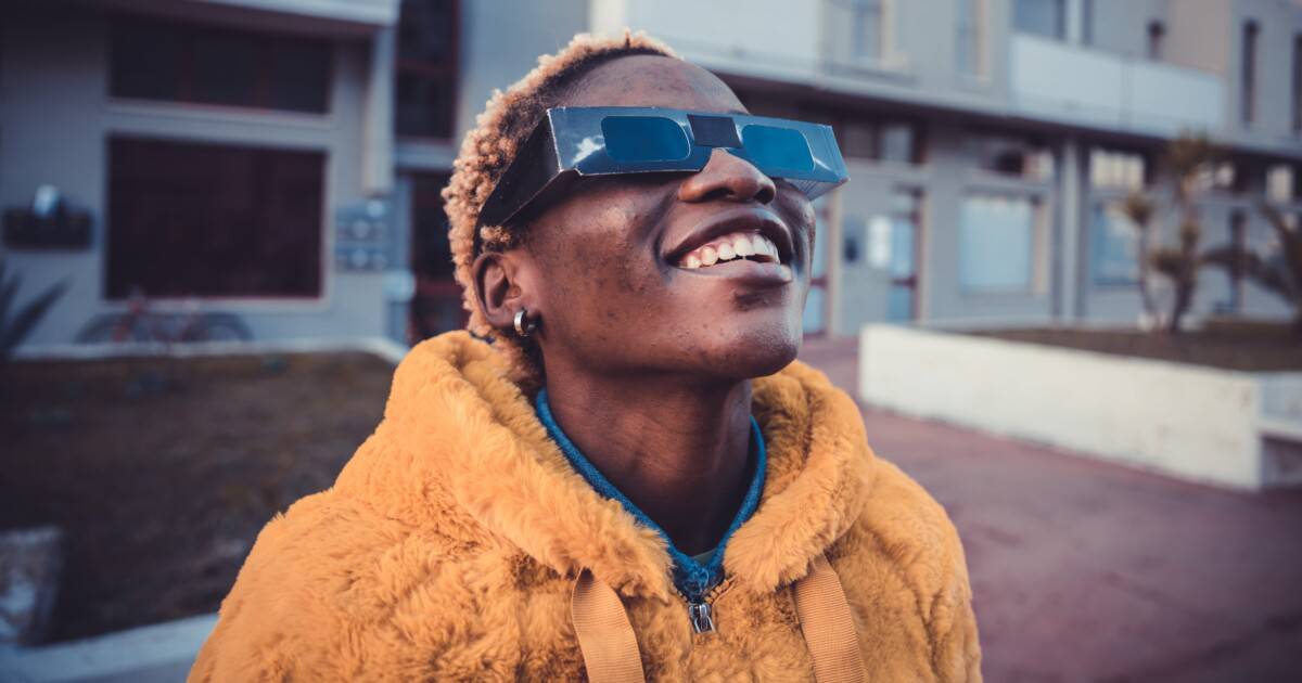 Where to Glean Photo voltaic Eclipse Glasses Sooner than the Tremendous April 8 Match