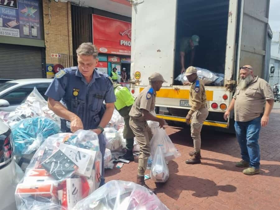 News24 | SEE | Police rob faulty items in R26 million bust after Joburg CBD raids