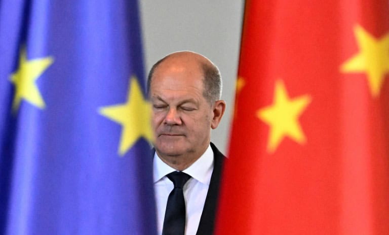 Scholz walks tightrope on alternate and politics in China