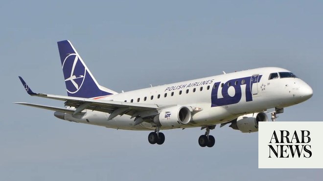 Polish flag provider LOT cancels Friday flights to Tel Aviv and Beirut, PAP reports