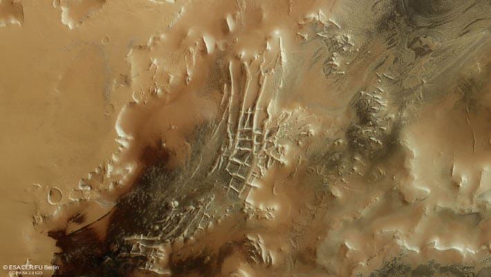 Mars Specific Spots ‘Spiders’ at Outskirts of Martian ‘Inca Metropolis’