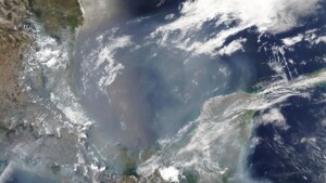 Satellites clutch smoke pouring from hundreds of wildfires across North The United States (photos)