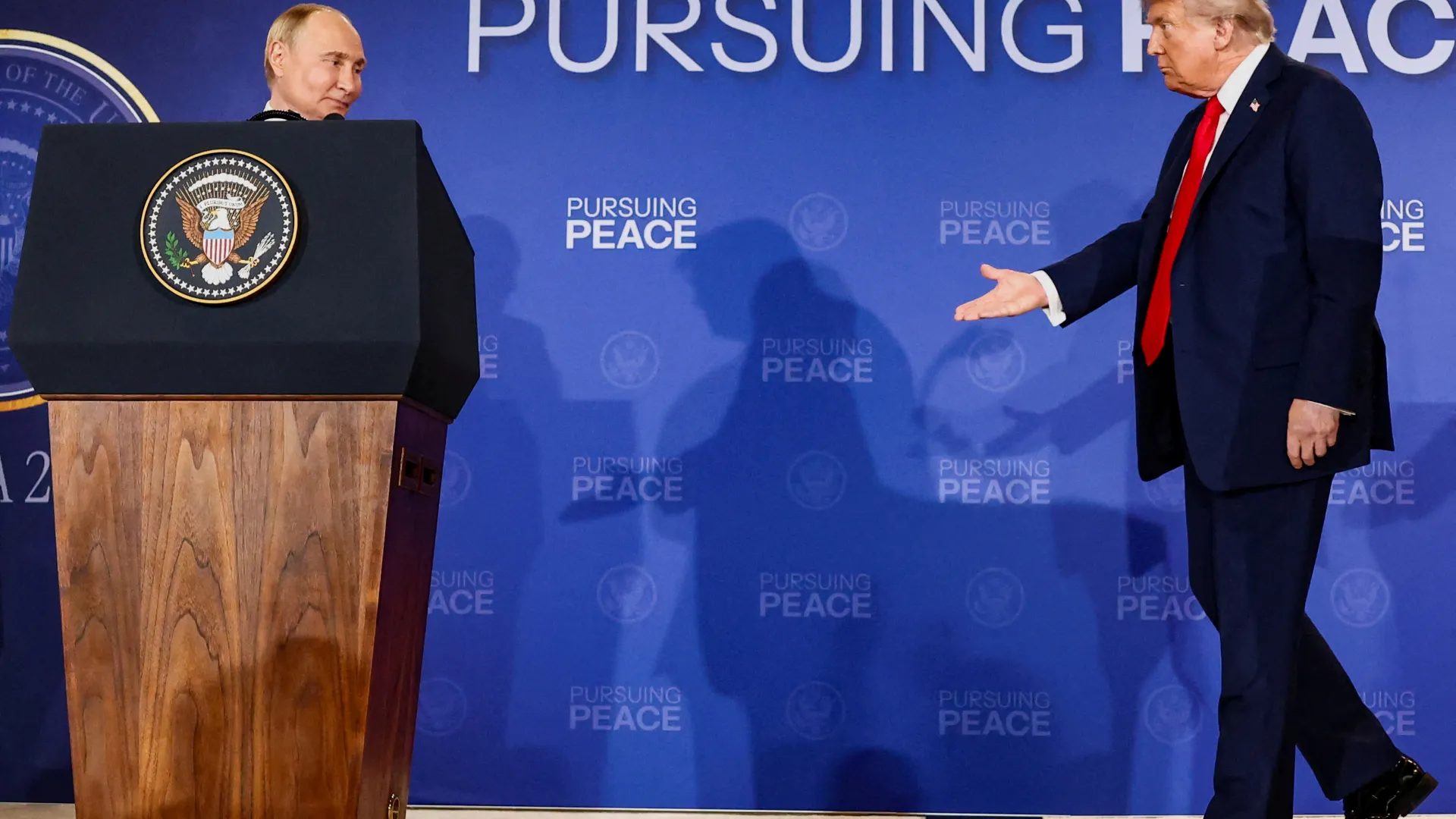 Trump–Putin Alaska Summit Yields No Ceasefire but Reshapes Path Toward Ukraine Peace Talk