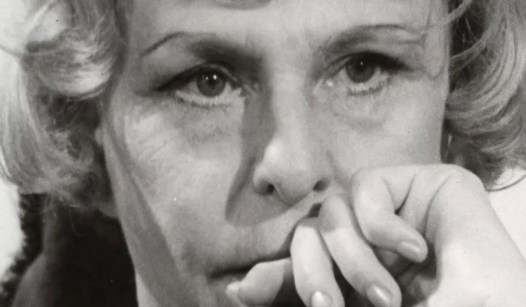Raises the Riddle of Artistic Heroism