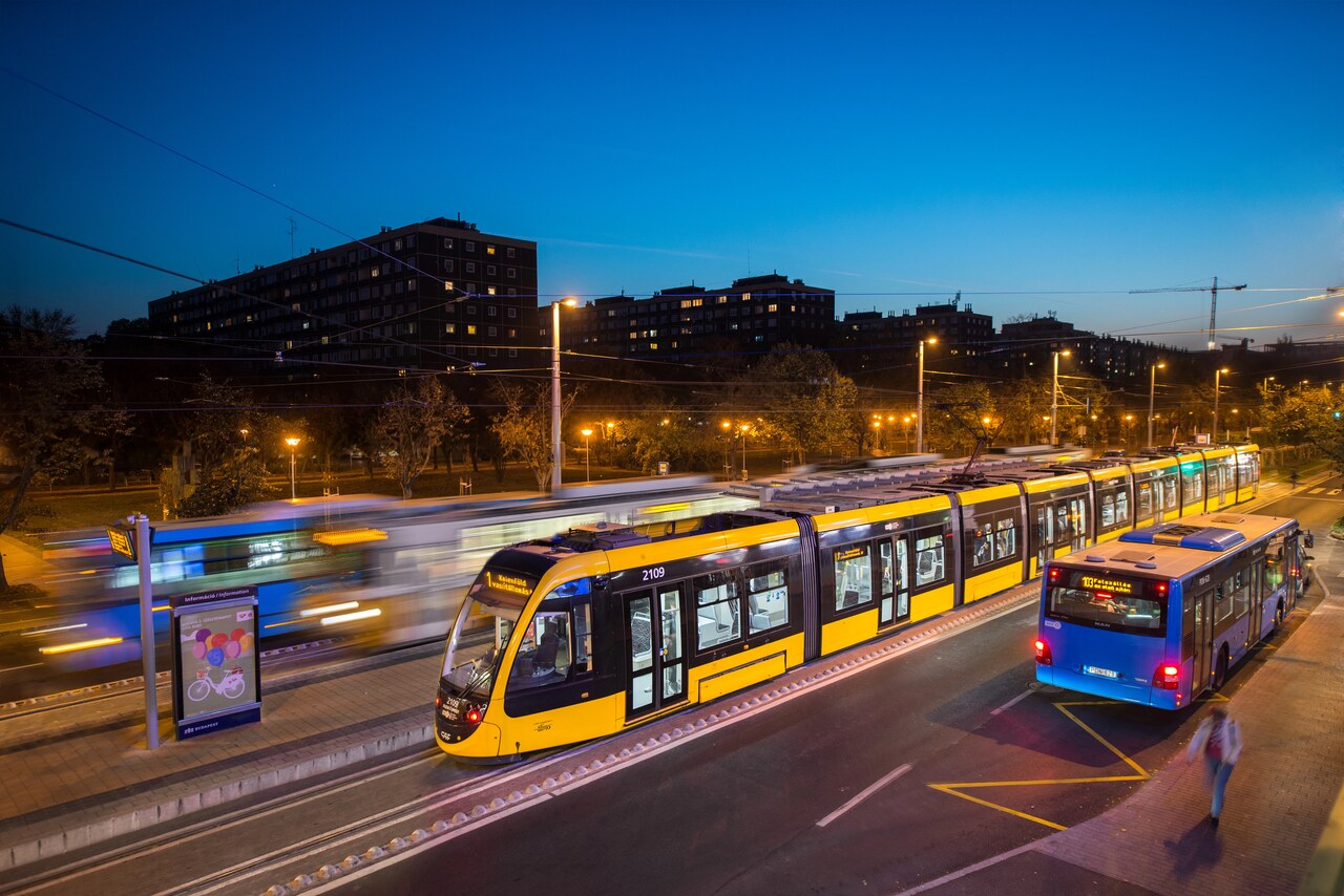 Budapest public transit night transportation midnight feedback hungary news