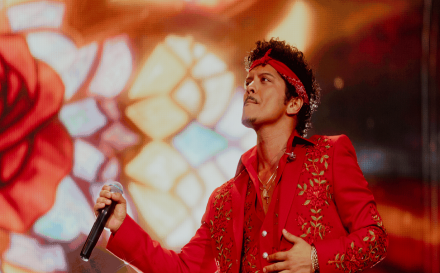 Bruno Mars has an unexpected opening before Wembley party starts