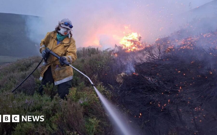 Fire crews 'surround' large-scale Cairngorms wildfire