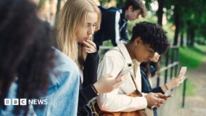 Midnight social media curfew proposed for UK teens aged 16 and 17 – but they can opt out