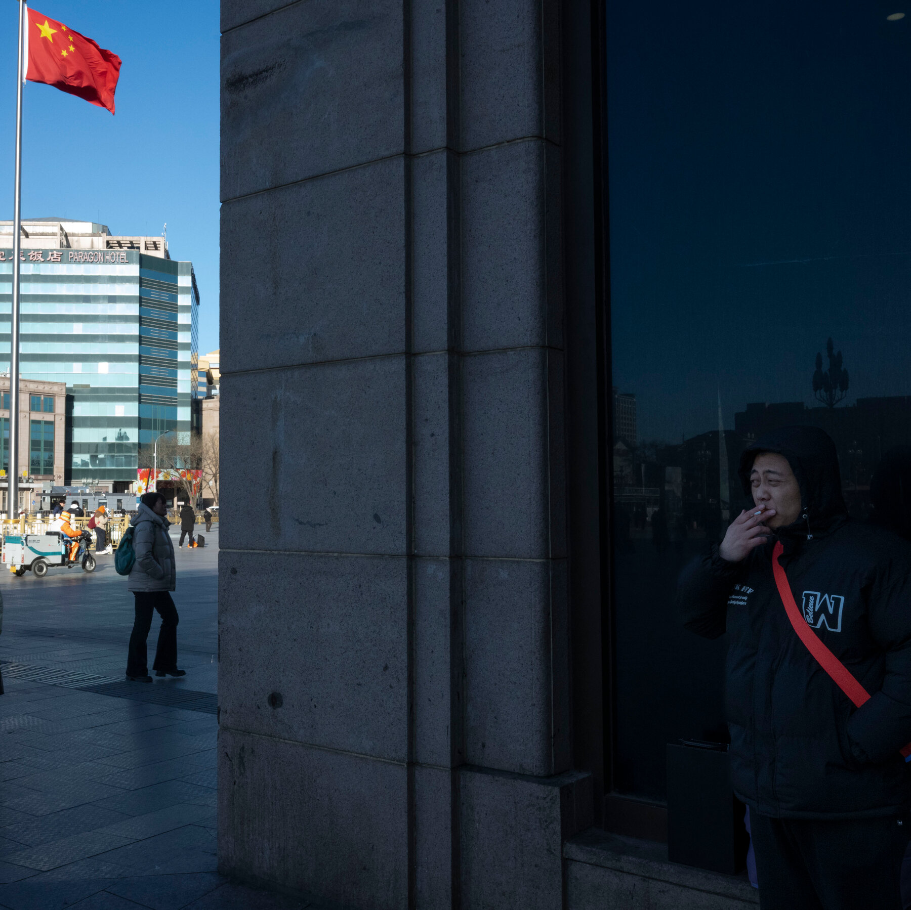 China’s Growing Divide Over Smoking: How Nonsmokers Are Challenging Tradition