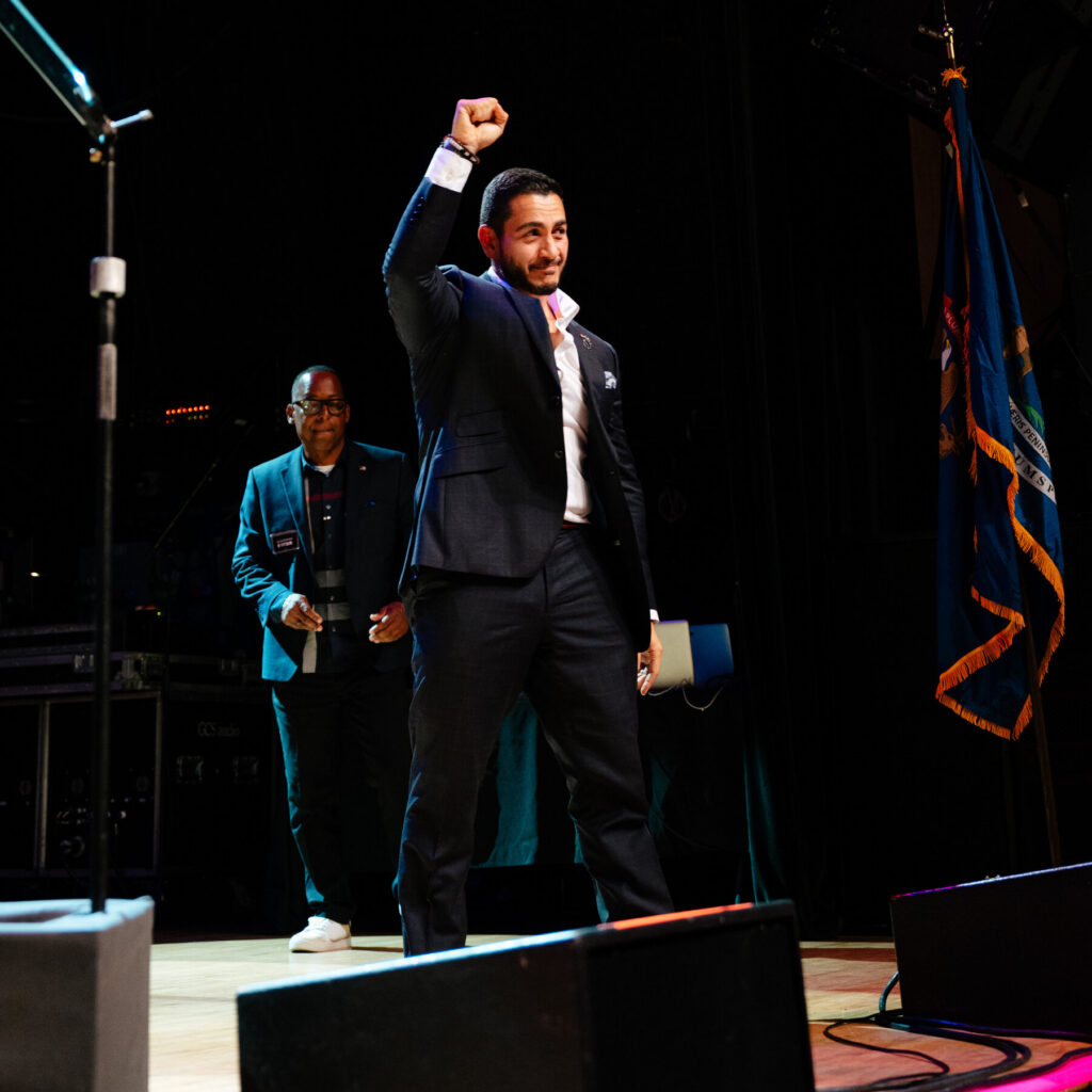 Moderate Democrats Mobilize to Counter Rising Progressive Influence